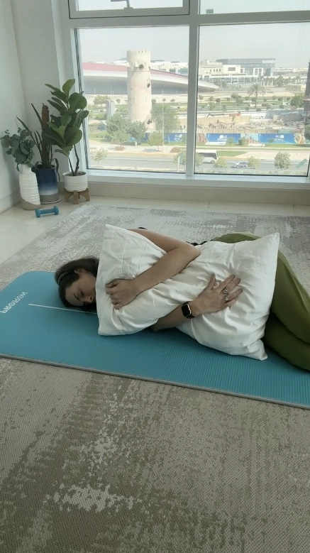 nervous system calm Ellie Joslin Nervous System coach doing calm and nurturing exercise